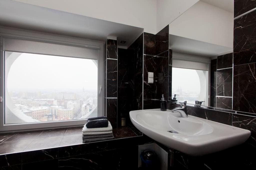 100M2 Penthouse On Top Of The City 1000Mb/S, Airc. Wroclaw Exterior photo